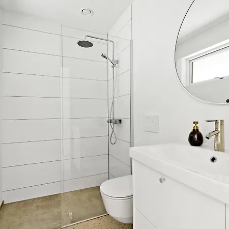 5 Bedroom Awesome In 度假居 *