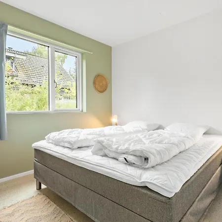 5 Bedroom Awesome In 度假居 埃贝尔托夫特