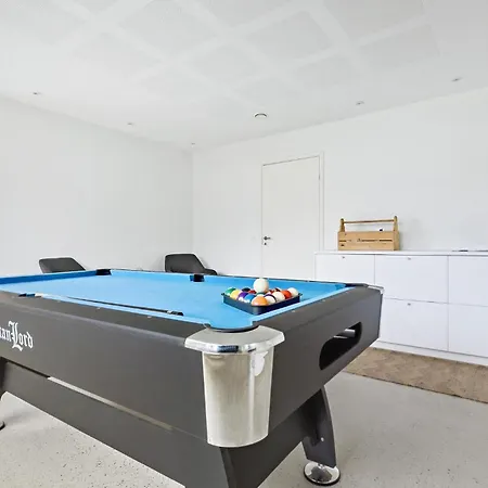 5 Bedroom Awesome In 度假居