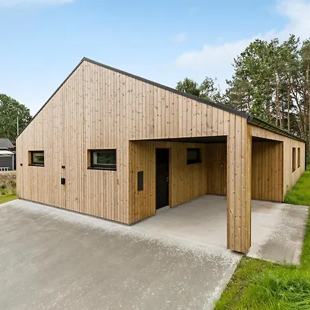 度假居 5 Bedroom Awesome In *